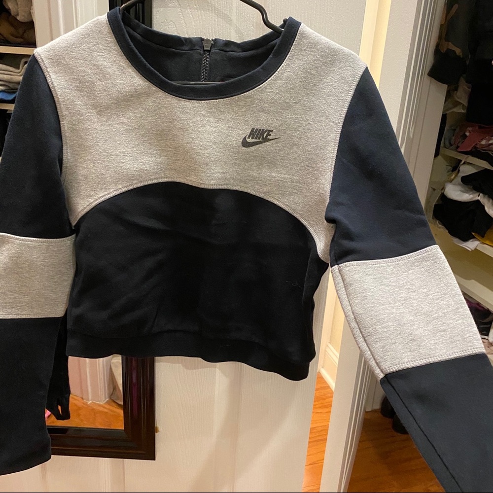 Nike cropped sweatshirt